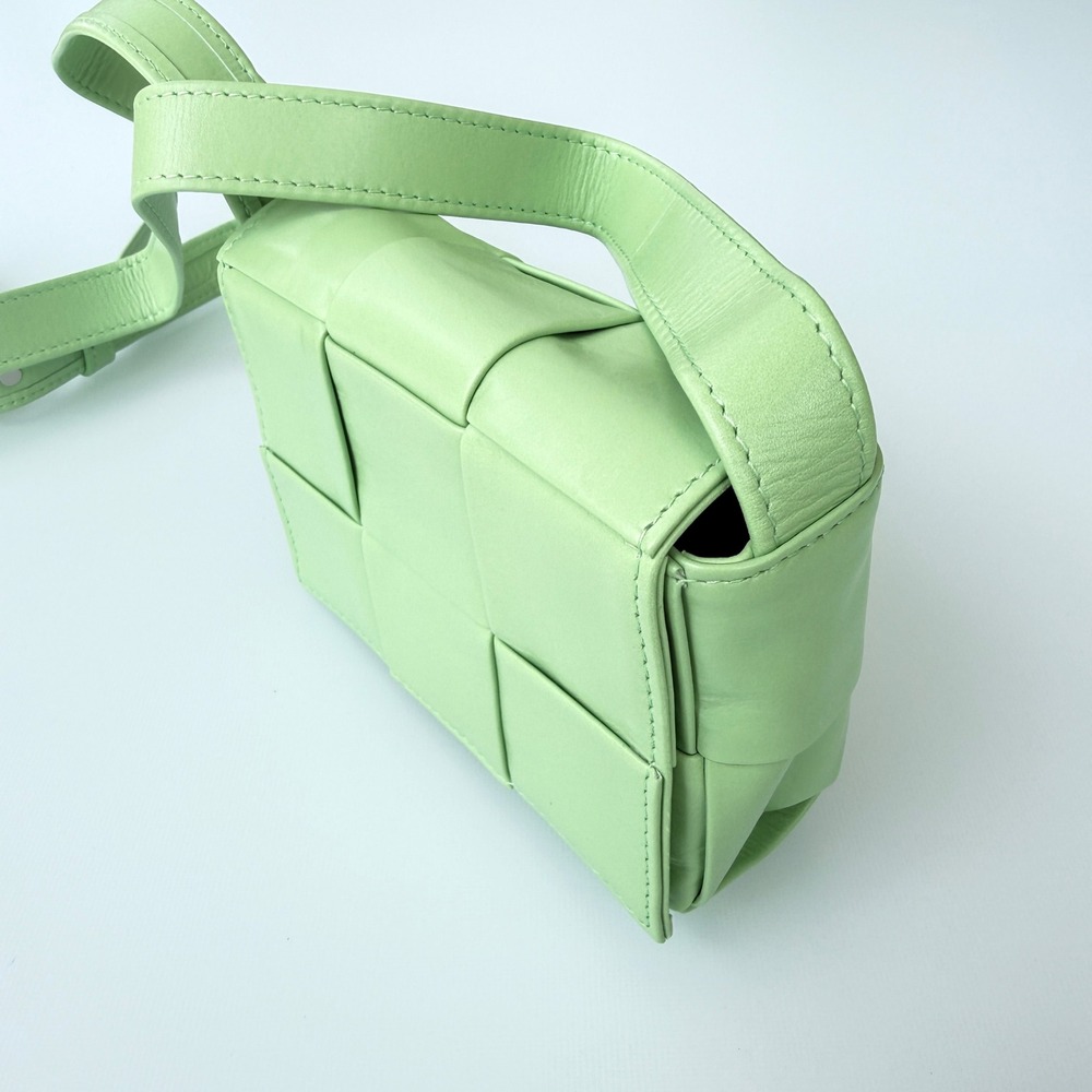 Bottega Veneta Cassette Wallet on Strap Green Maxi Intrecciato Leather 667048 - Picture 5 of 16